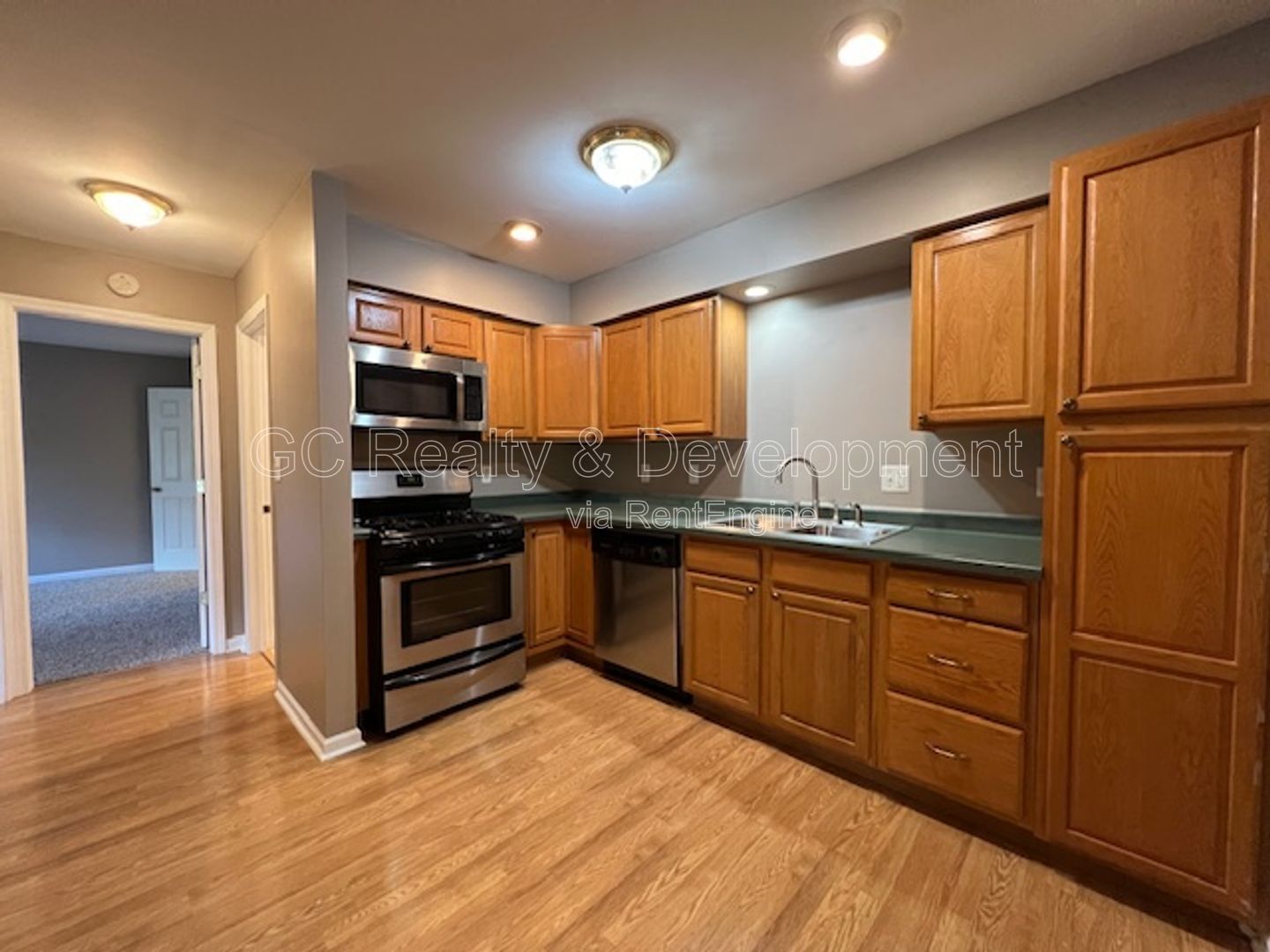 *** REST OF MONTH FREE / FIRST FLOOR UNIT / 2 BDRM / PARKING INCL / PET FRIENDLY / STORAGE *** property image