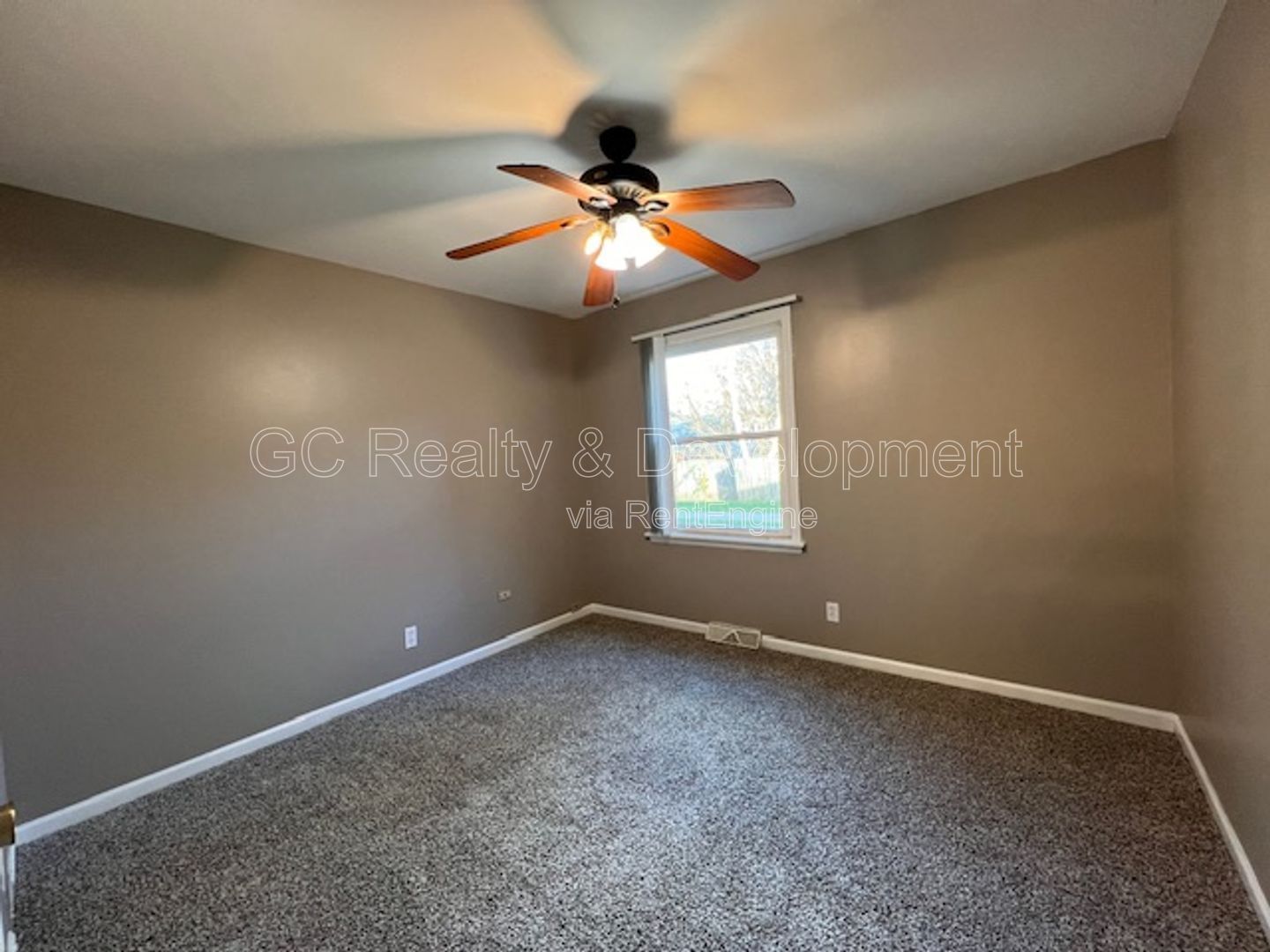 *** REST OF MONTH FREE / FIRST FLOOR UNIT / 2 BDRM / PARKING INCL / PET FRIENDLY / STORAGE *** property image