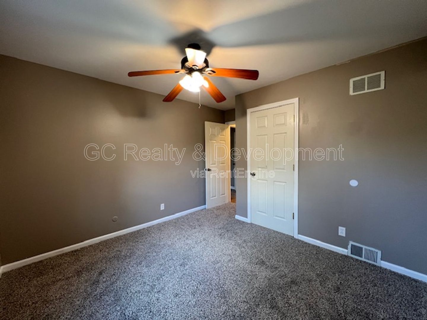 *** REST OF MONTH FREE / FIRST FLOOR UNIT / 2 BDRM / PARKING INCL / PET FRIENDLY / STORAGE *** property image