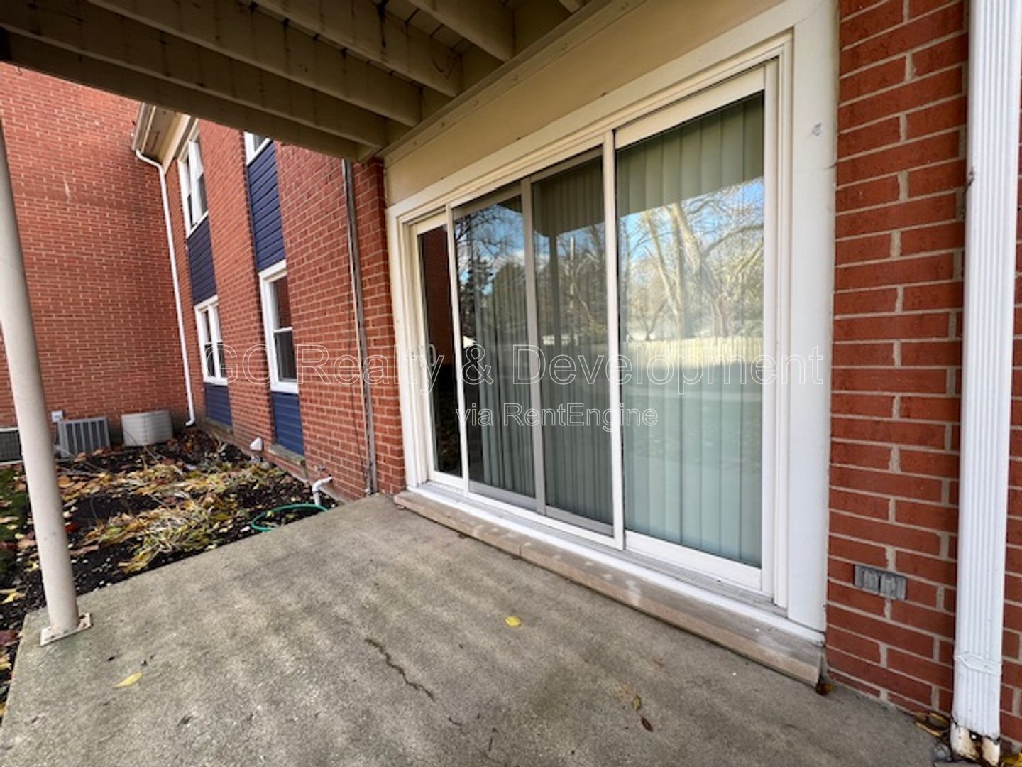 *** REST OF MONTH FREE / FIRST FLOOR UNIT / 2 BDRM / PARKING INCL / PET FRIENDLY / STORAGE *** property image