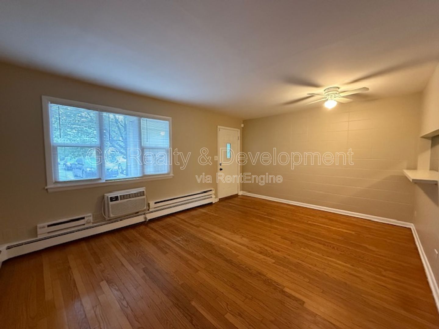 *** 1 BDRM - 1 BTH / KITCHEN APPL INC / PET FRIENDLY / 1 PARKING SPOT / ONLY PAY ELECTRIC *** property image