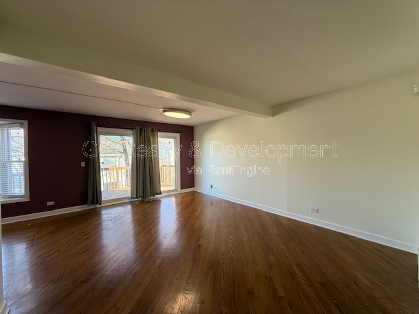 *** 2 BDRM - 2.5 BTH / LRG WALK IN CLOSET / ATTACHED GARAGE / SS APPL / IN UNIT LAUNDRY *** property image