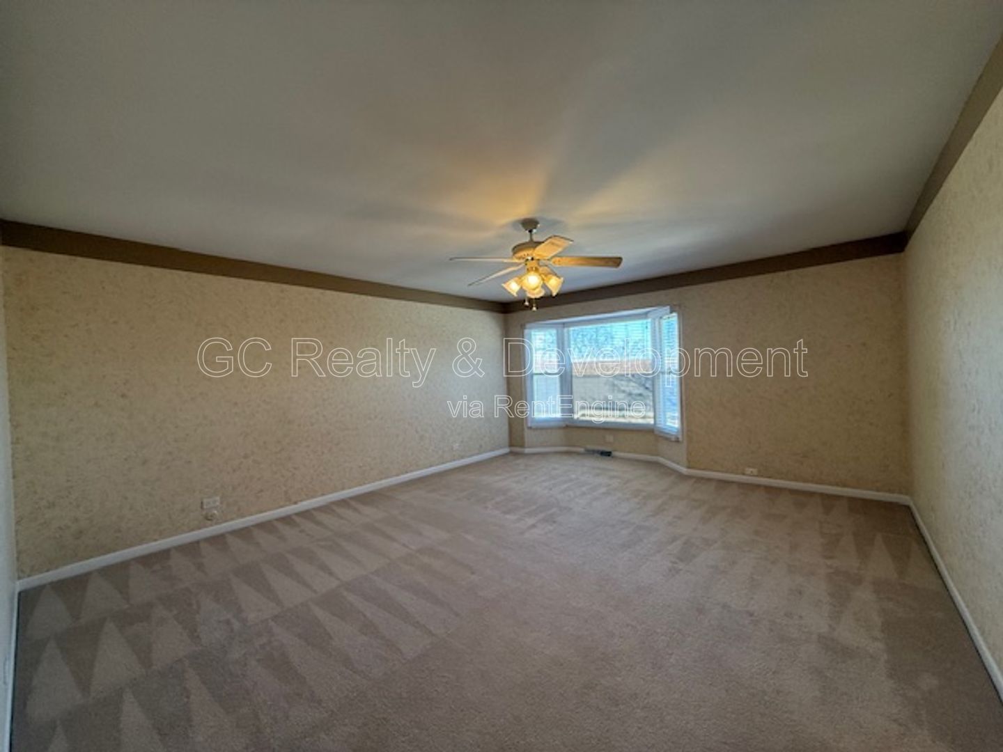 *** 2 BDRM - 2.5 BTH / LRG WALK IN CLOSET / ATTACHED GARAGE / SS APPL / IN UNIT LAUNDRY *** property image