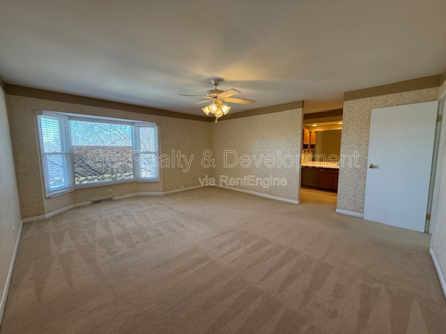 *** 2 BDRM - 2.5 BTH / LRG WALK IN CLOSET / ATTACHED GARAGE / SS APPL / IN UNIT LAUNDRY *** property image
