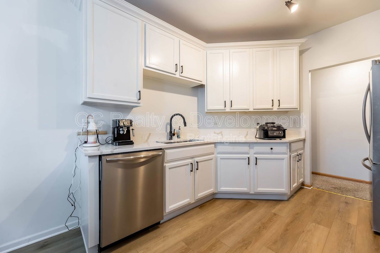 *** 2 BDRM - 2 BTH / PET FRIENDLY / ATTACHED GARAGE / REAR PATIO W  BALCONY *** property image