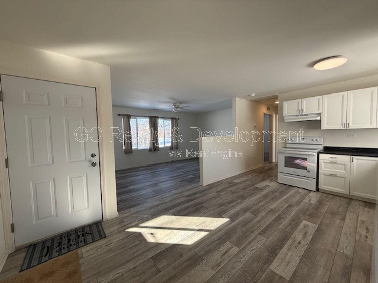 *** 2ND FLOOR / ALL UTILITIES INCL / GARAGE SPACE AVAIL / RECENTLY UPDATED / PET FRIENDLY *** property image