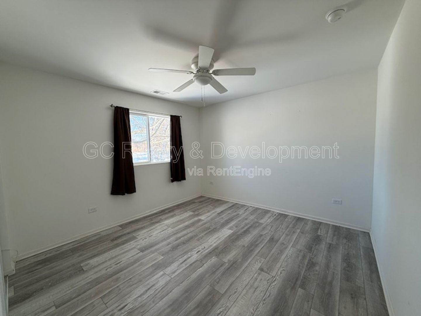 *** 2ND FLOOR / ALL UTILITIES INCL / GARAGE SPACE AVAIL / RECENTLY UPDATED / PET FRIENDLY *** property image