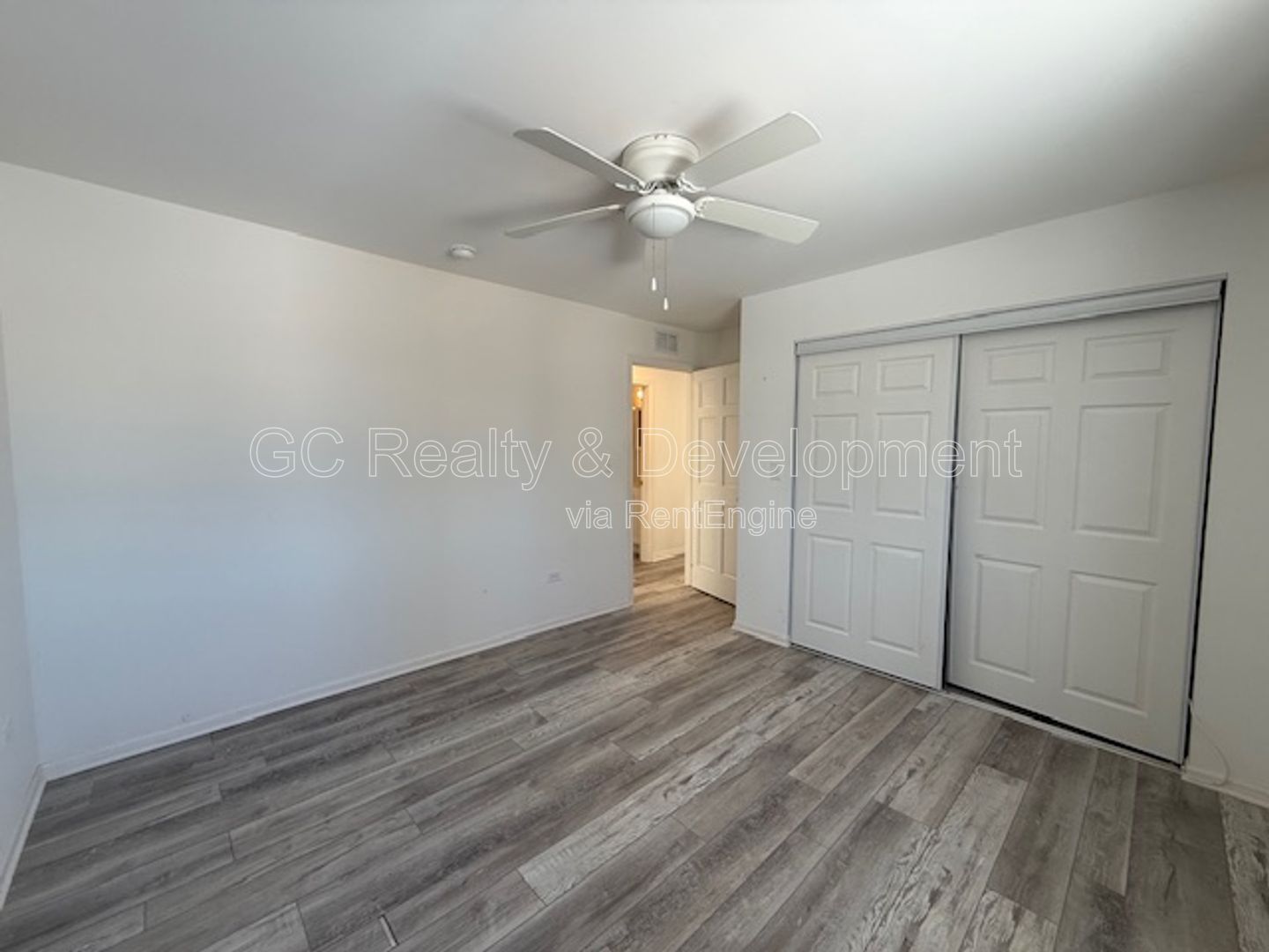 *** 2ND FLOOR / ALL UTILITIES INCL / GARAGE SPACE AVAIL / RECENTLY UPDATED / PET FRIENDLY *** property image