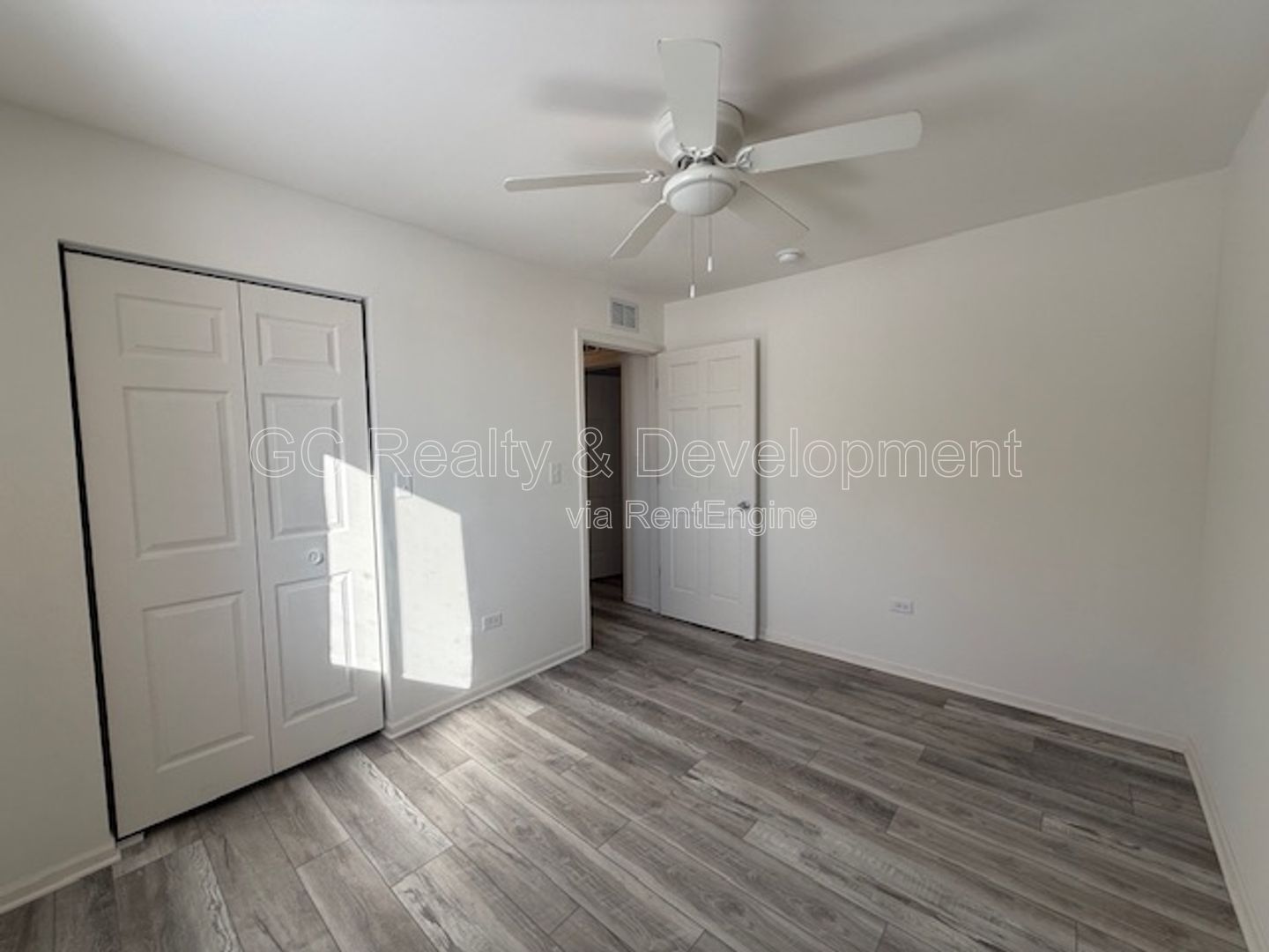 *** 2ND FLOOR / ALL UTILITIES INCL / GARAGE SPACE AVAIL / RECENTLY UPDATED / PET FRIENDLY *** property image
