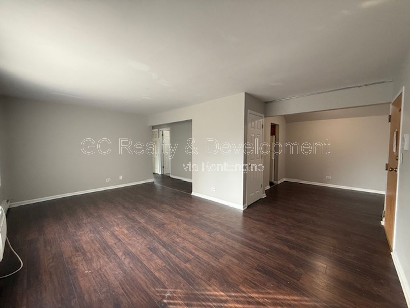 *** 2 BDRM / ONLY PAY ELECTRIC / LAUNDRY ON SITE / PARKING INCL *** property image