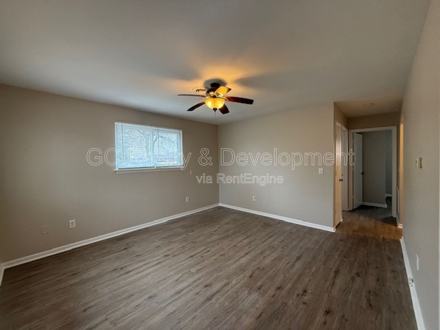 *** 2 BDRM - 1 BTH / IN UNIT LAUNDRY / PARKING INCL / CENTRAL AC *** property image