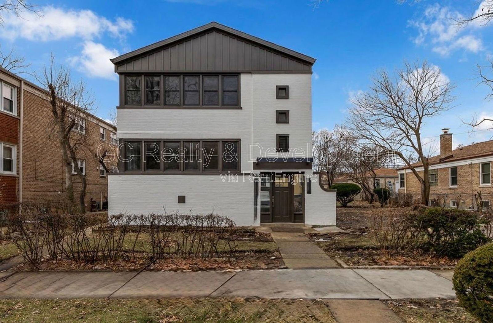 *** 2ND FLOOR UNIT / 3 BDRM / RECENTLY UPDATED / PARKING INCL / NATURAL LIGHTING *** property image