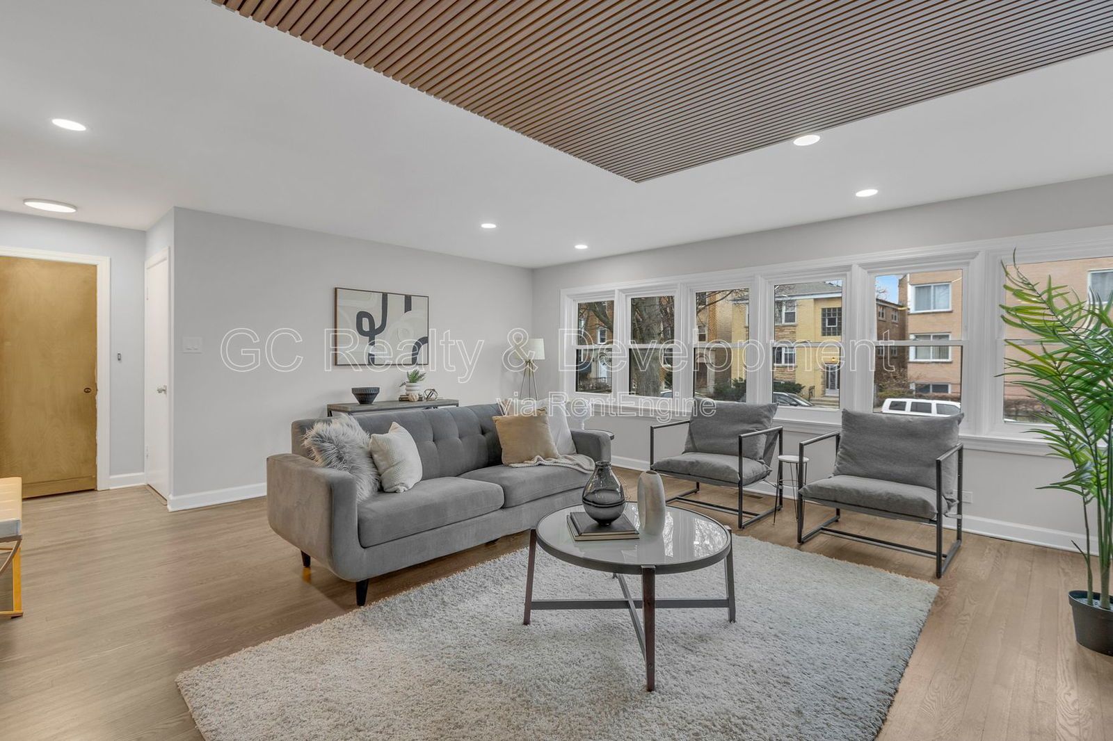 *** WEST RIDGE / UPDATED THROUGHOUT / FLAT RATE UTILITY FEE / FREE LAUNDRY ON SITE / PARKING INCL *** property image