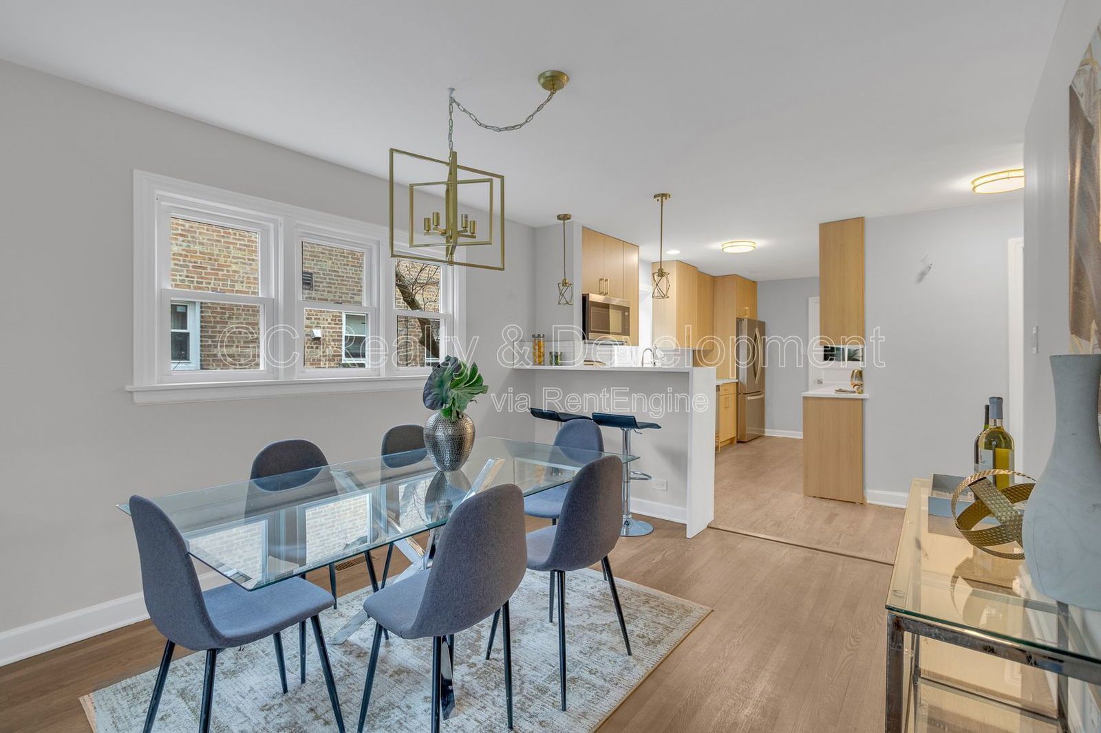 *** WEST RIDGE / UPDATED THROUGHOUT / FLAT RATE UTILITY FEE / FREE LAUNDRY ON SITE / PARKING INCL *** property image