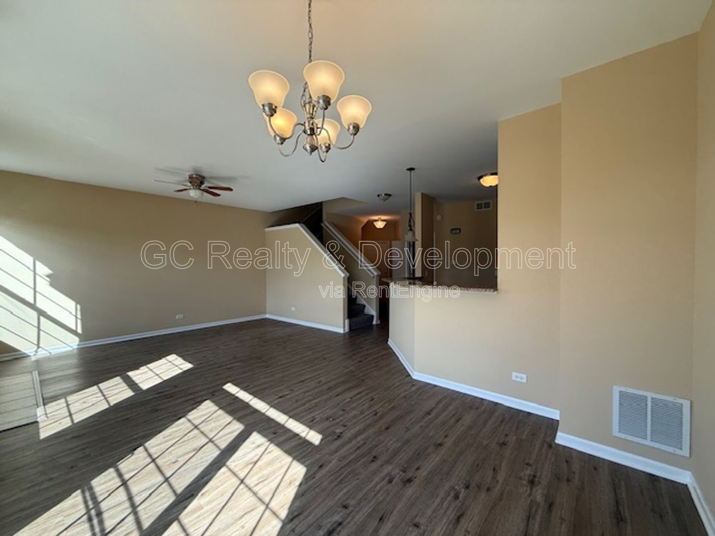 *** 3 BDRM - 2.5 BTH / RECENTLY UPDATED / ATTACHED GARAGE / LRG CLOSETS / PET FRIENDLY *** property image