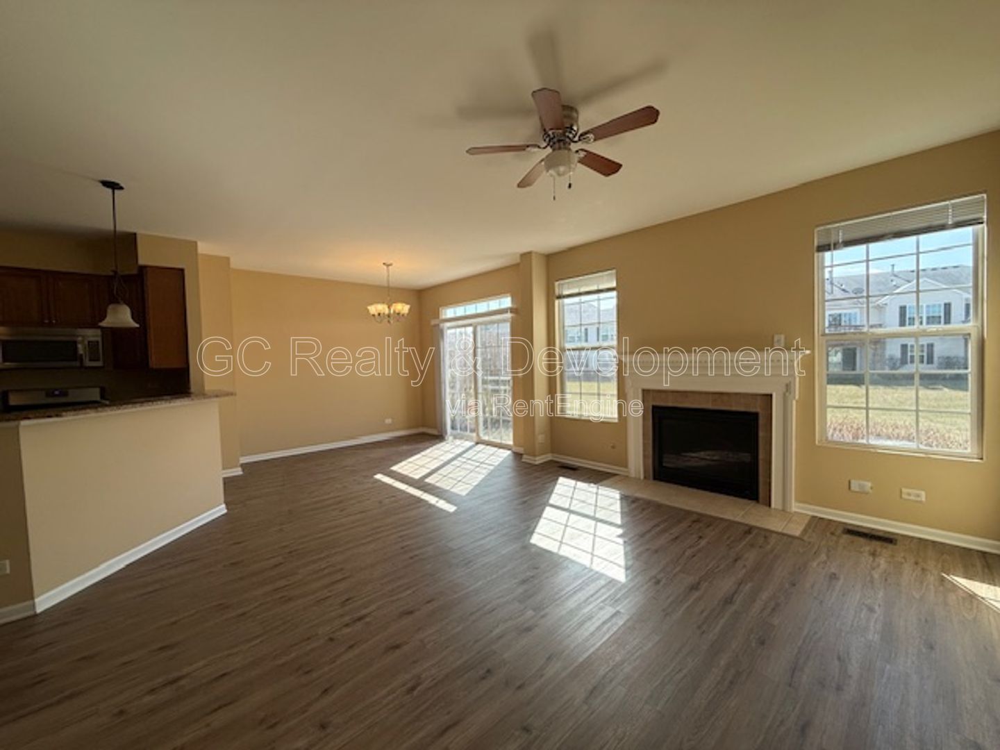 *** 3 BDRM - 2.5 BTH / RECENTLY UPDATED / ATTACHED GARAGE / LRG CLOSETS / PET FRIENDLY *** property image