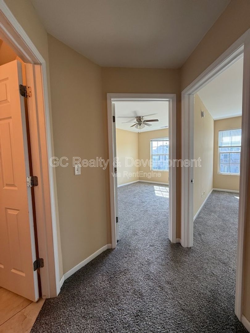 *** 3 BDRM - 2.5 BTH / RECENTLY UPDATED / ATTACHED GARAGE / LRG CLOSETS / PET FRIENDLY *** property image