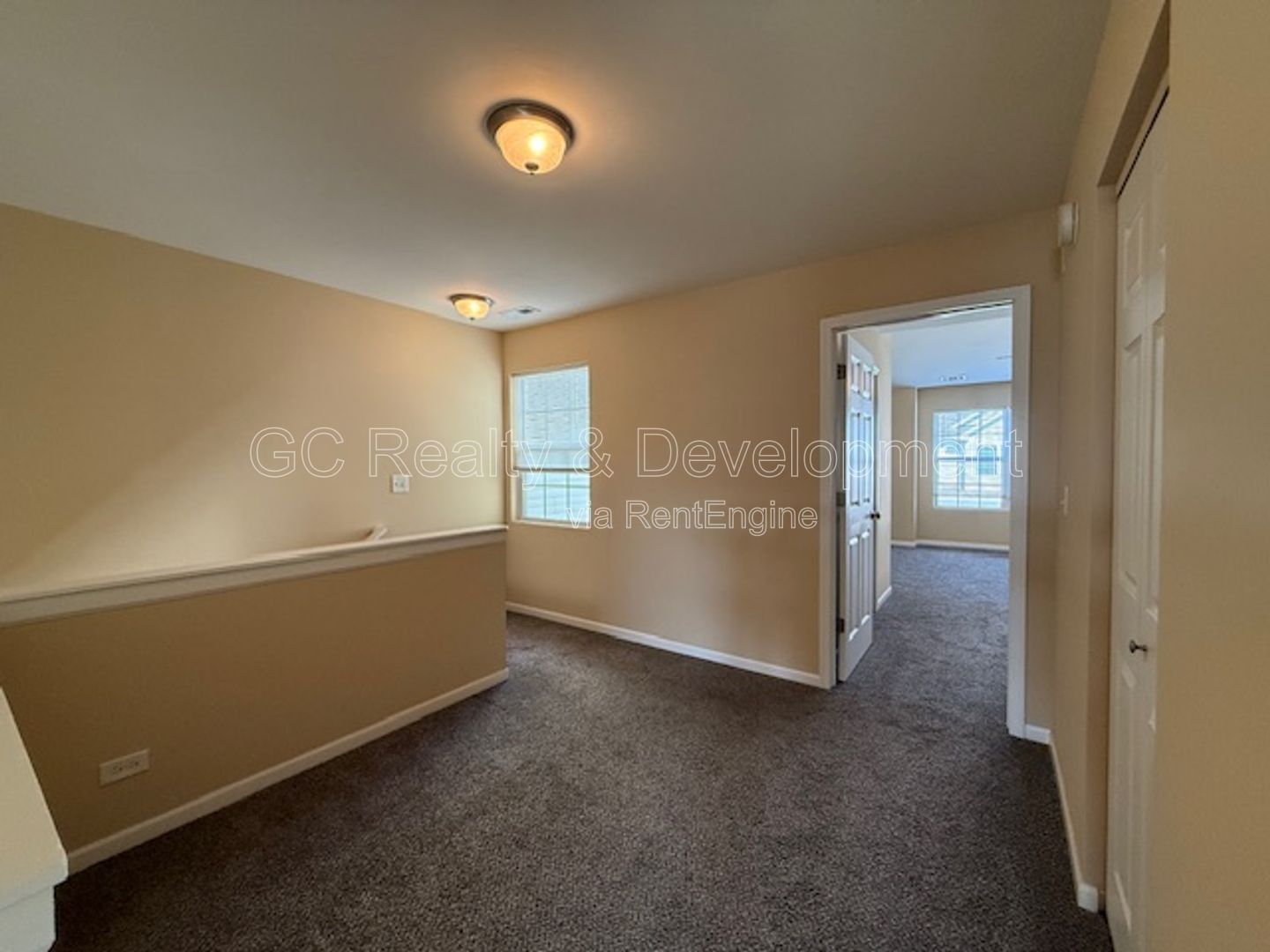 *** 3 BDRM - 2.5 BTH / RECENTLY UPDATED / ATTACHED GARAGE / LRG CLOSETS / PET FRIENDLY *** property image