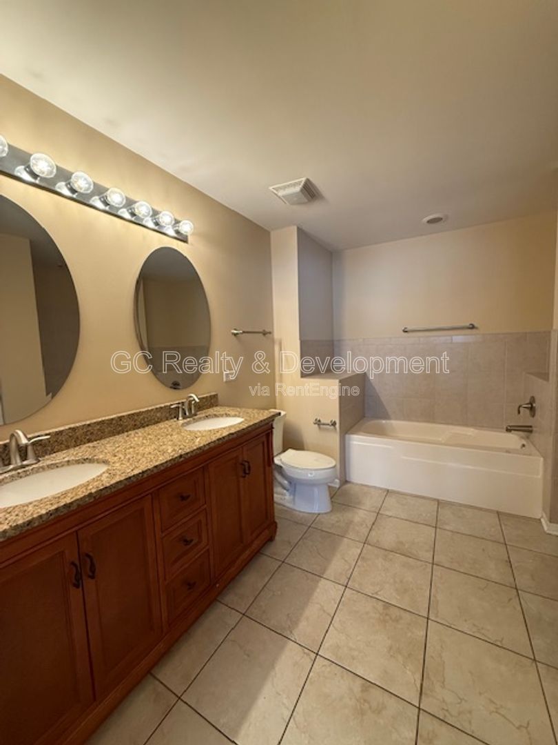 *** 3 BDRM - 2.5 BTH / RECENTLY UPDATED / ATTACHED GARAGE / LRG CLOSETS / PET FRIENDLY *** property image