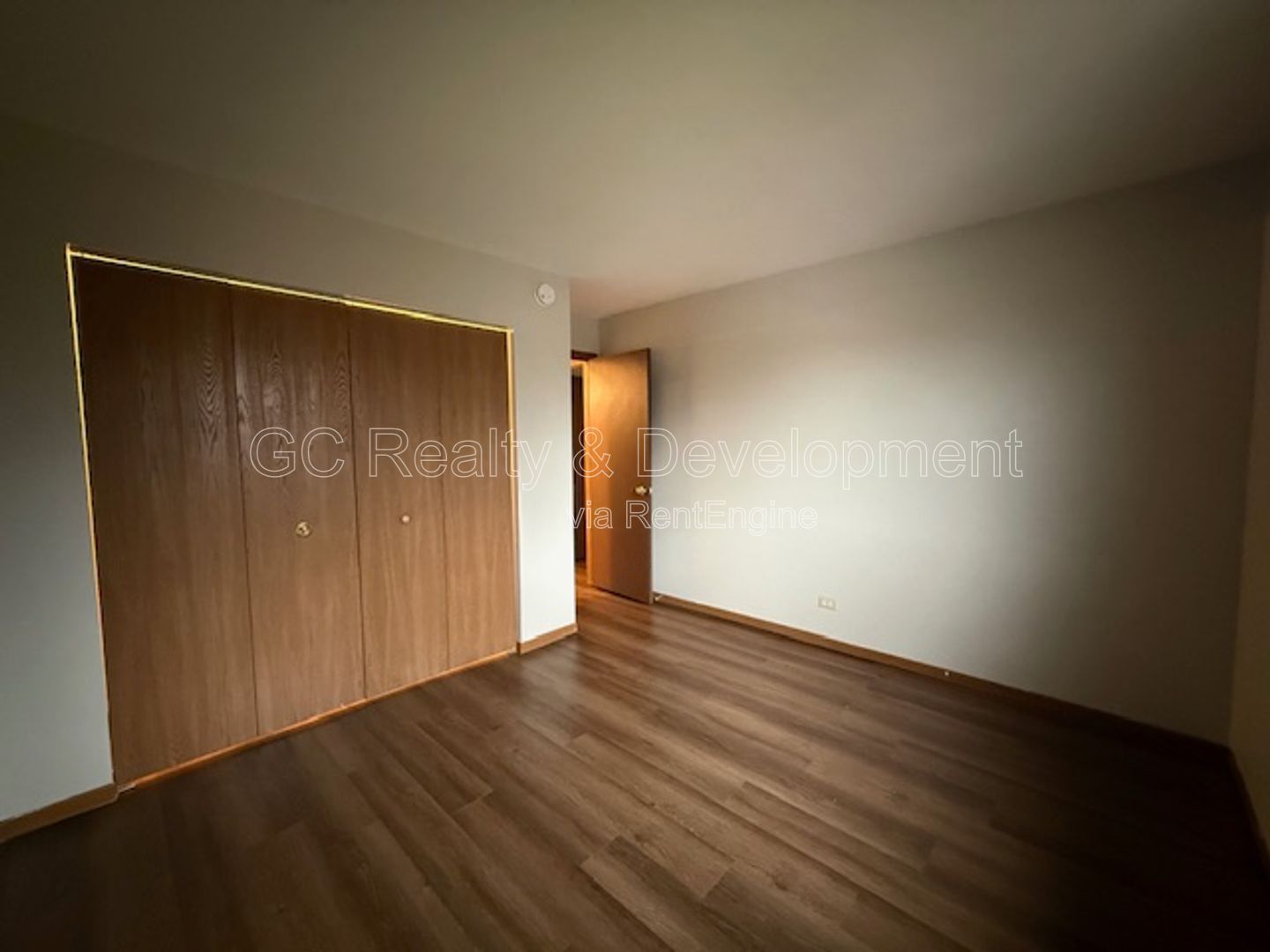 *** 2 BDRM / LAUNDRY IN UNIT / ATTACHED GARAGE / STORAGE / BALCONY *** property image