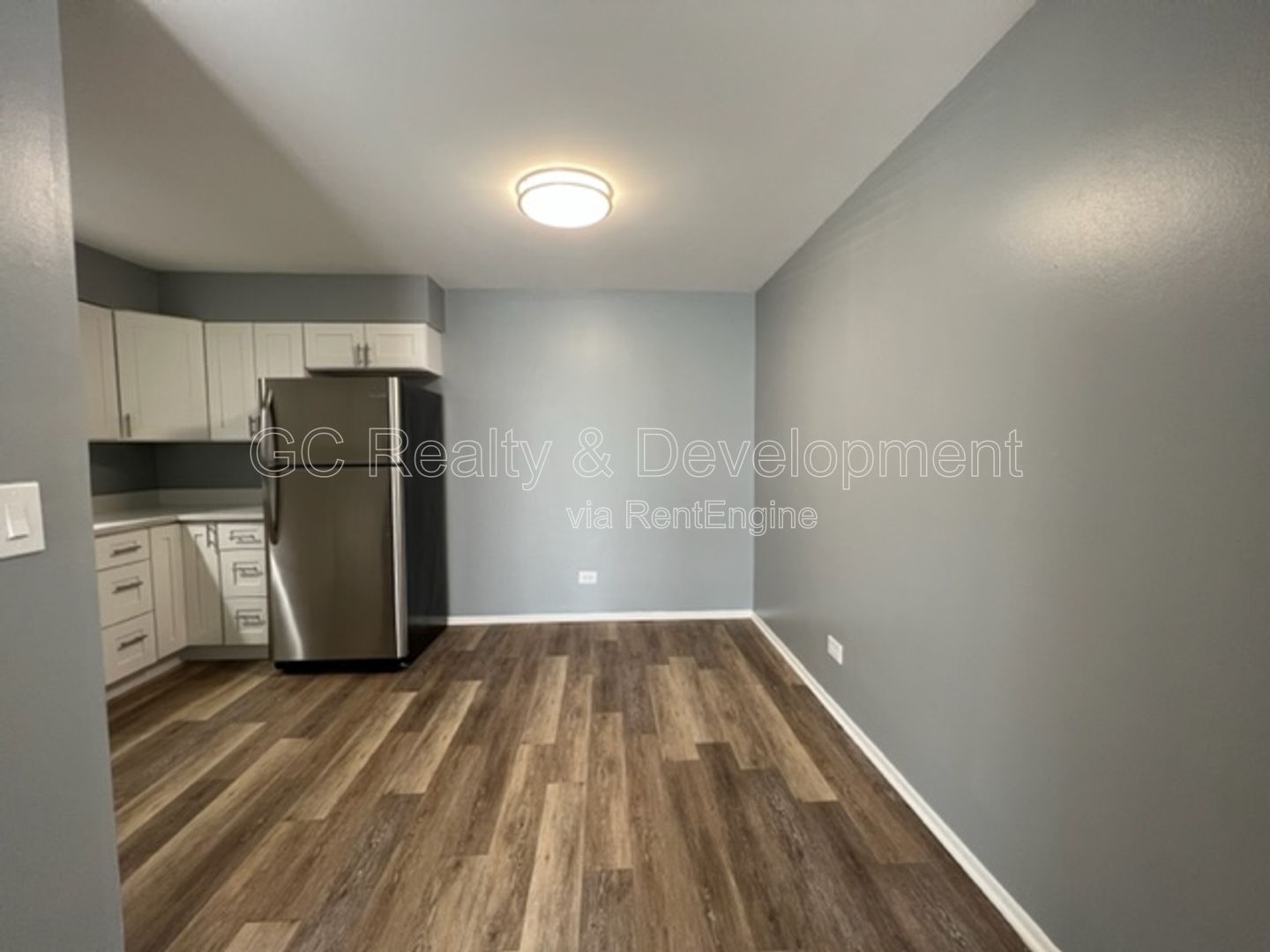 *** COMING SOON 4/15/26! / HEAT INCL / LARGE 1 BEDROOM / PAY ELECTRIC ONLY / LAUNDRY ON SITE *** property image