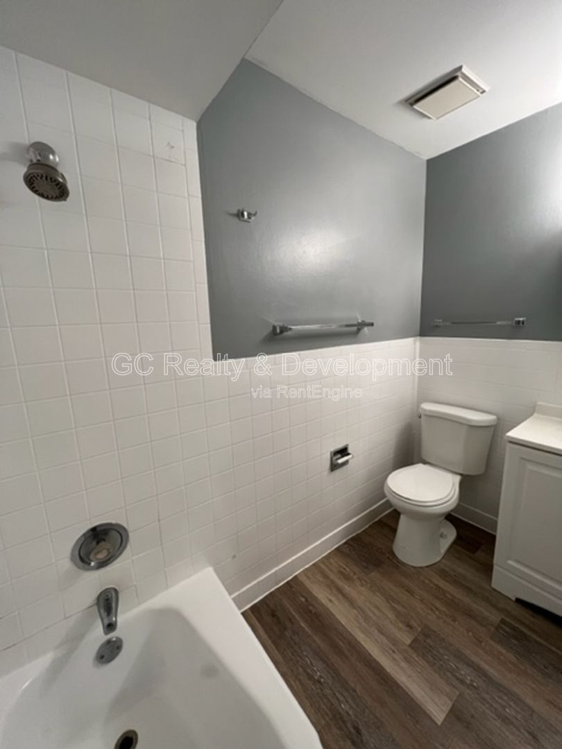 *** COMING SOON 4/15/26! / HEAT INCL / LARGE 1 BEDROOM / PAY ELECTRIC ONLY / LAUNDRY ON SITE *** property image