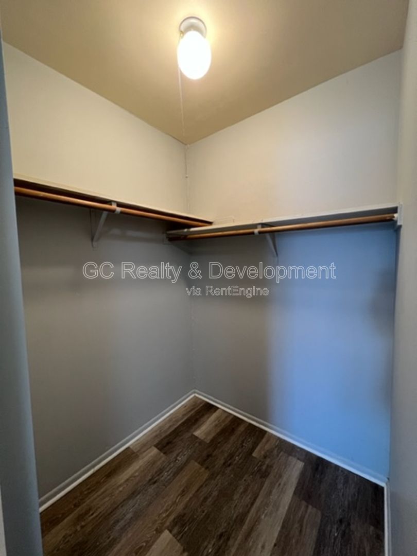 *** COMING SOON 4/15/26! / HEAT INCL / LARGE 1 BEDROOM / PAY ELECTRIC ONLY / LAUNDRY ON SITE *** property image