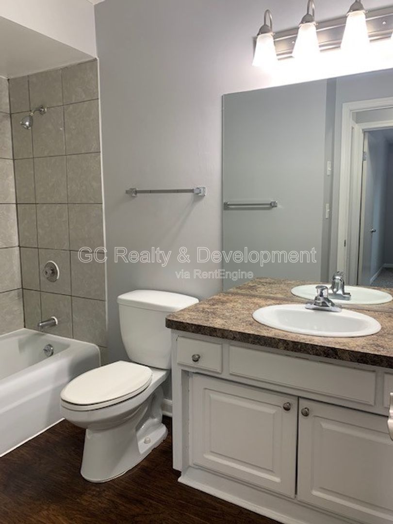 *** COMING SOON 4/15/26! / 1ST FLOOR / 2 BDRM / TENATN PAYS ELECTRIC ONLY / W&D ON SITE /  PET FRIENDLY / PARKING INCL *** property image