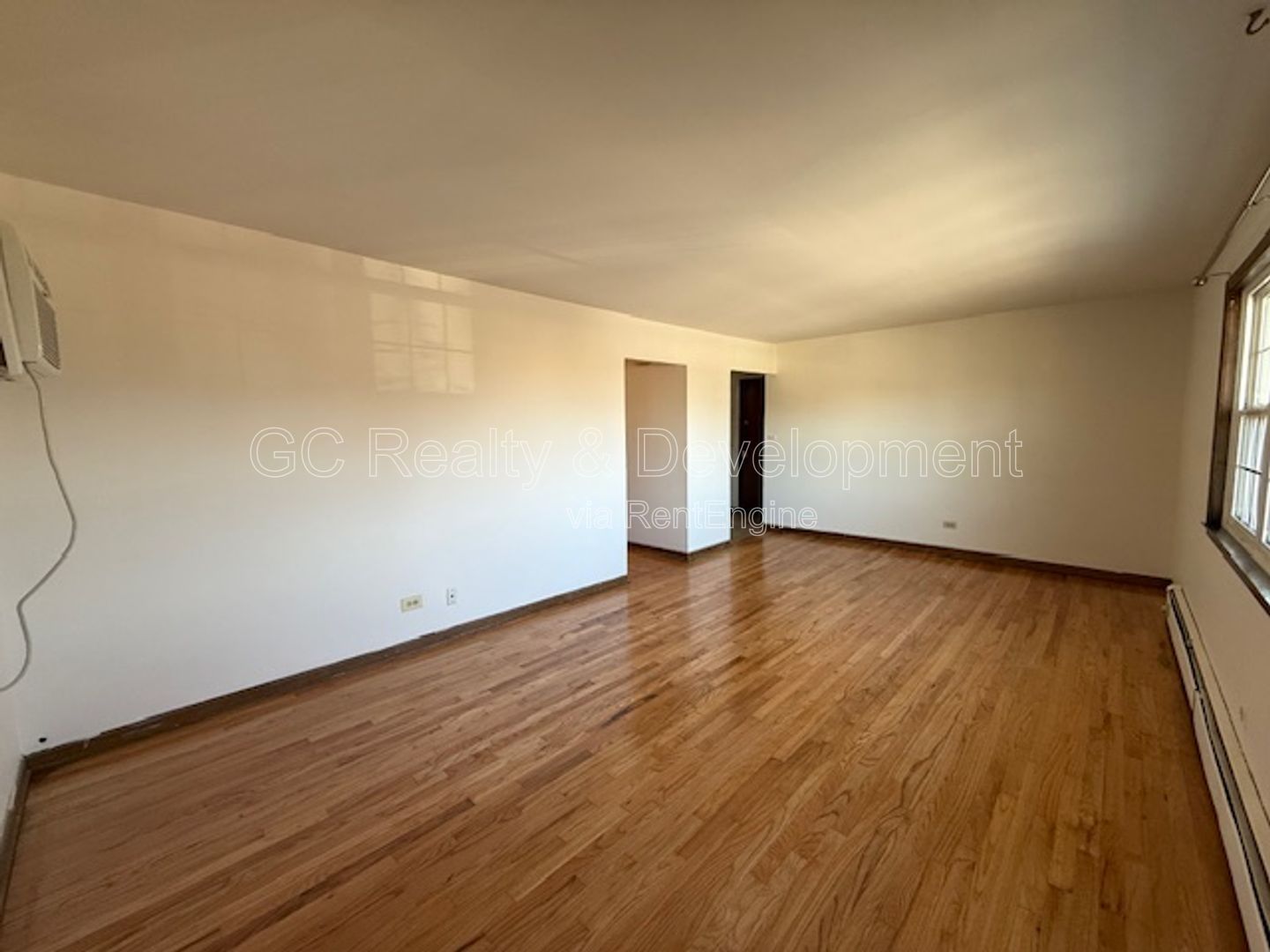 *** 2 BDRM / ASSIGNED PARKING / STORAGE UNIT / ONLY PAY ELECTRIC / ON SITE LAUNDRY *** property image