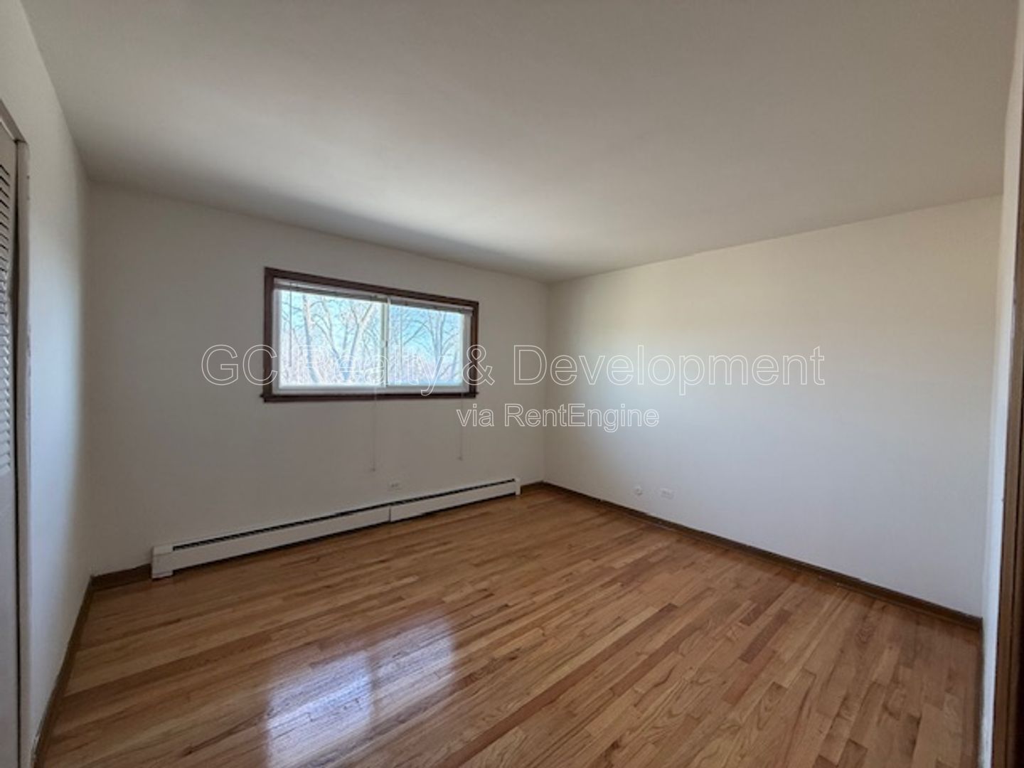 *** 2 BDRM / ASSIGNED PARKING / STORAGE UNIT / ONLY PAY ELECTRIC / ON SITE LAUNDRY *** property image