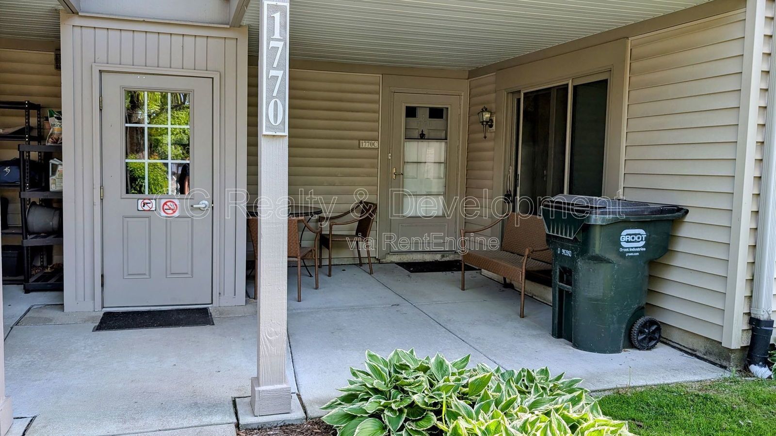 *** 2 BDRM - 1.5 BTH / 1000 SQFT / PARKING INCL / UPDATED / CLUBHOUSE ACCESS / PET FRIENDLY *** property image