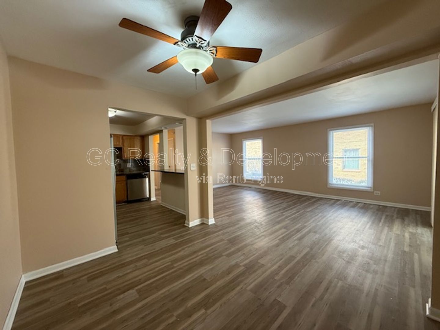 *** 2 BDRM - 1.5 BTH / 1000 SQFT / PARKING INCL / UPDATED / CLUBHOUSE ACCESS / PET FRIENDLY *** property image