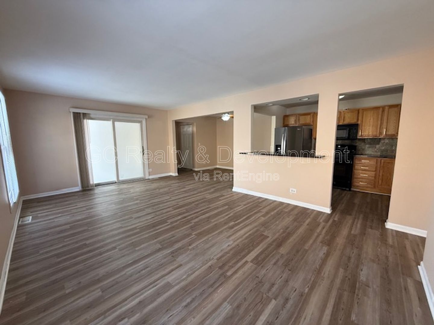 *** 2 BDRM - 1.5 BTH / 1000 SQFT / PARKING INCL / UPDATED / CLUBHOUSE ACCESS / PET FRIENDLY *** property image