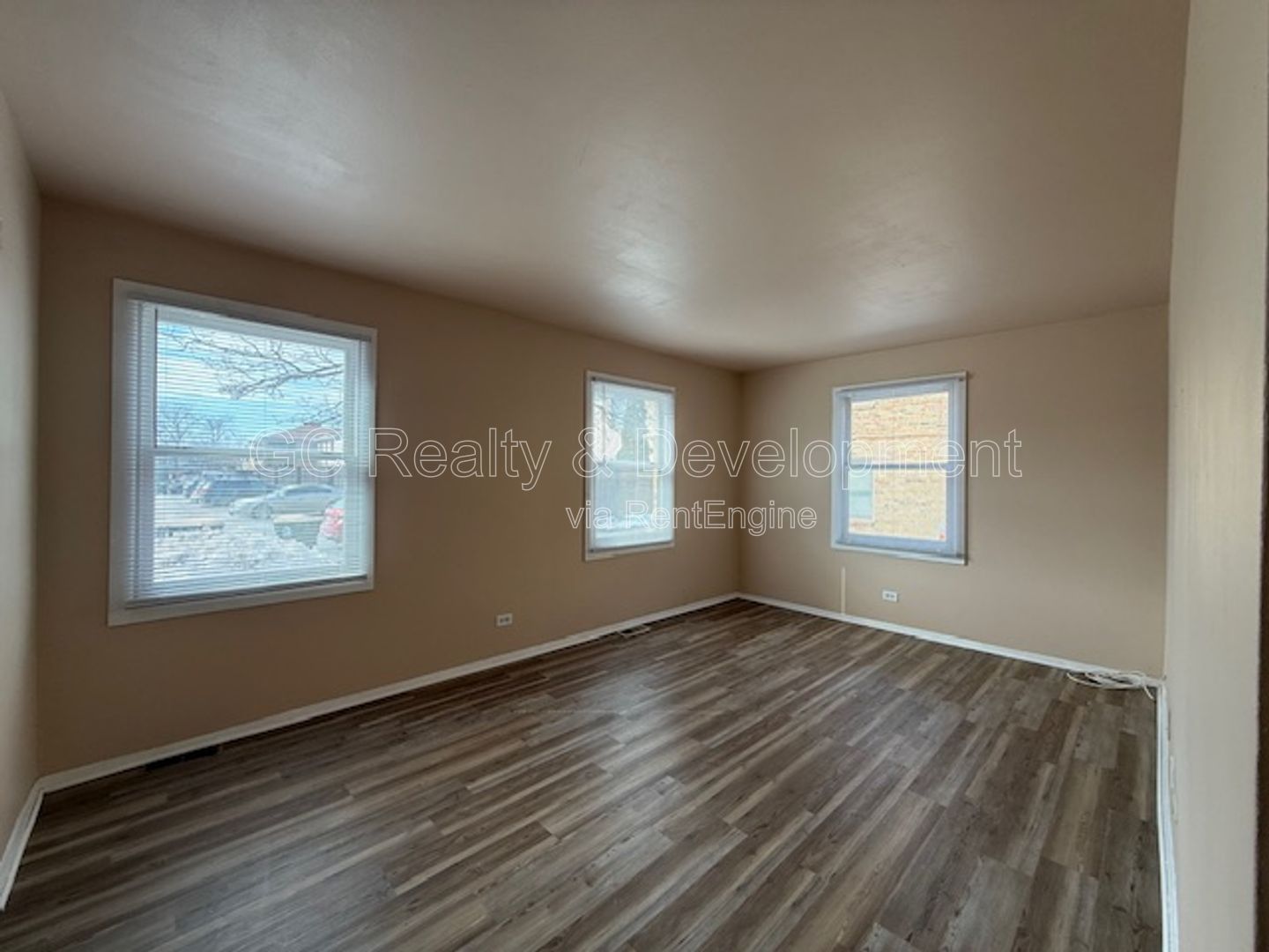 *** 2 BDRM - 1.5 BTH / 1000 SQFT / PARKING INCL / UPDATED / CLUBHOUSE ACCESS / PET FRIENDLY *** property image