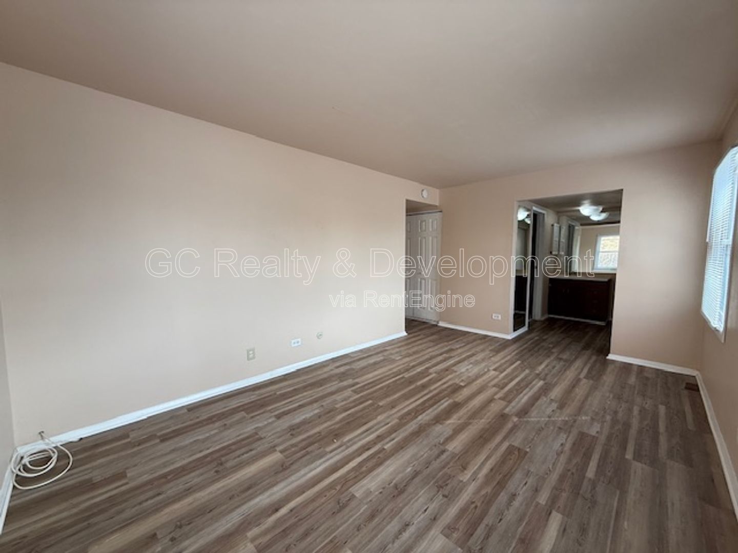*** 2 BDRM - 1.5 BTH / 1000 SQFT / PARKING INCL / UPDATED / CLUBHOUSE ACCESS / PET FRIENDLY *** property image