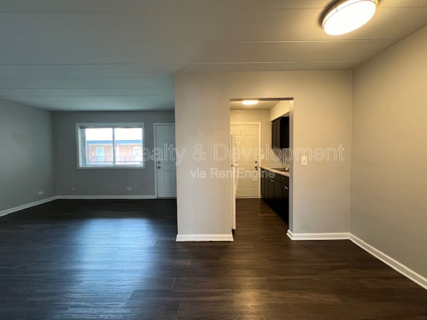 *** 1 BDRM - 1 BTH / 2ND FL / TENANT ONLY PAYS ELECTRIC / 1 PARKING SPACE INCL *** property image