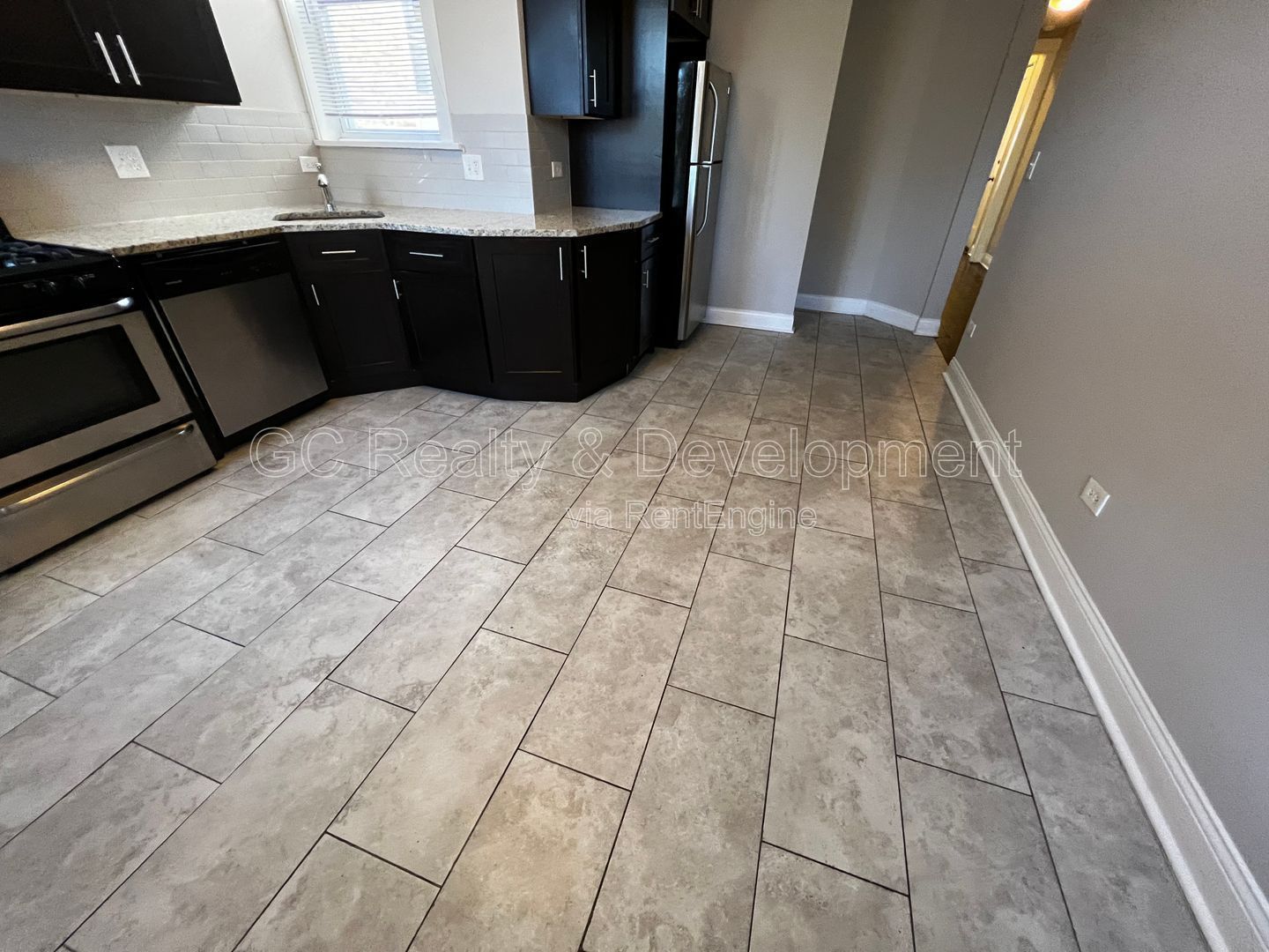 *** 3 BDRM - 1 BTH / W&D HOOKUP IN UNIT / KITCHEN APPLIANCES INCL / 1 PARKING SPACE *** property image