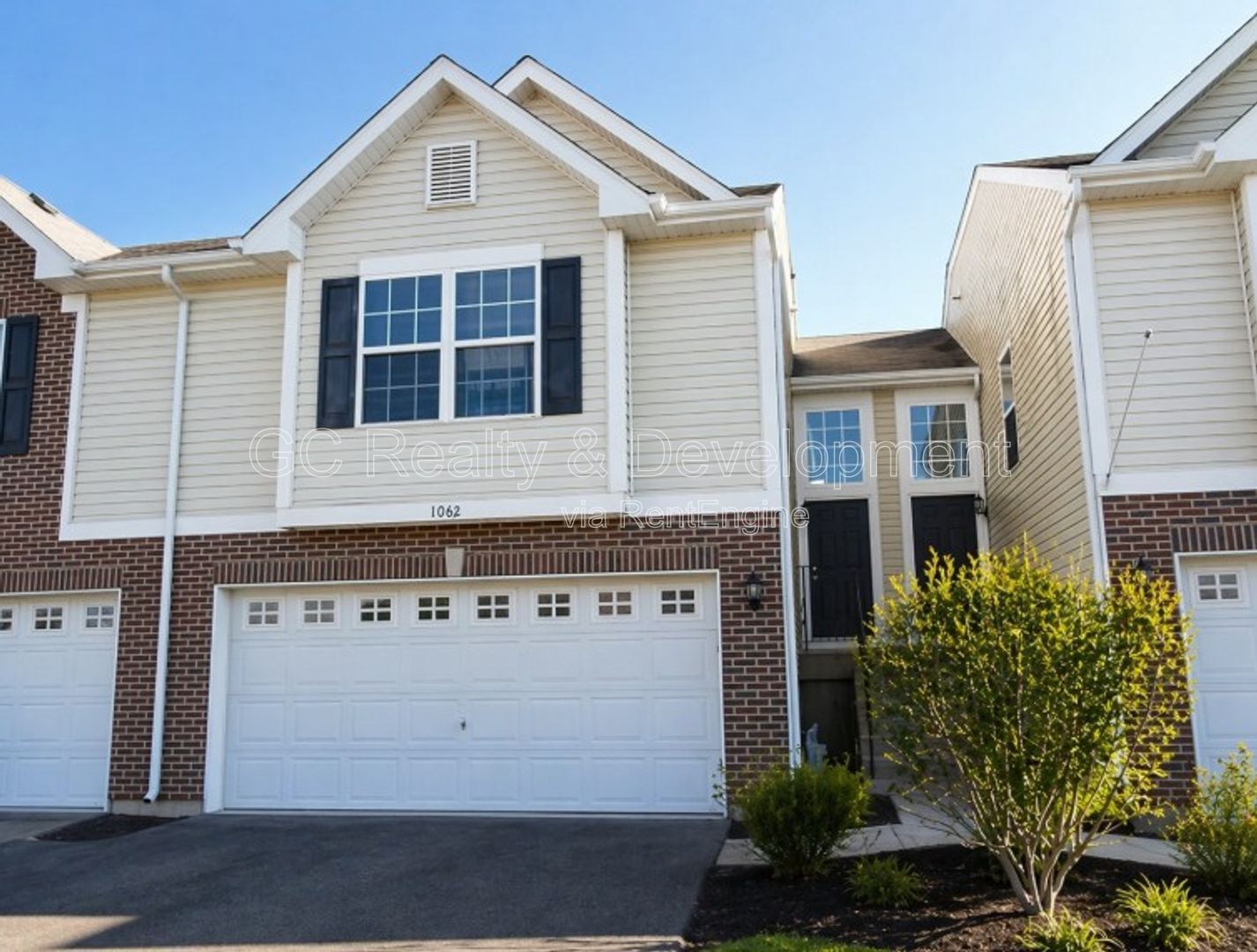 *** 2 BDRM - 2 BTH / ATTACHED GARAGE / GRANITE & SS APPL / CENTRAL AC *** property image