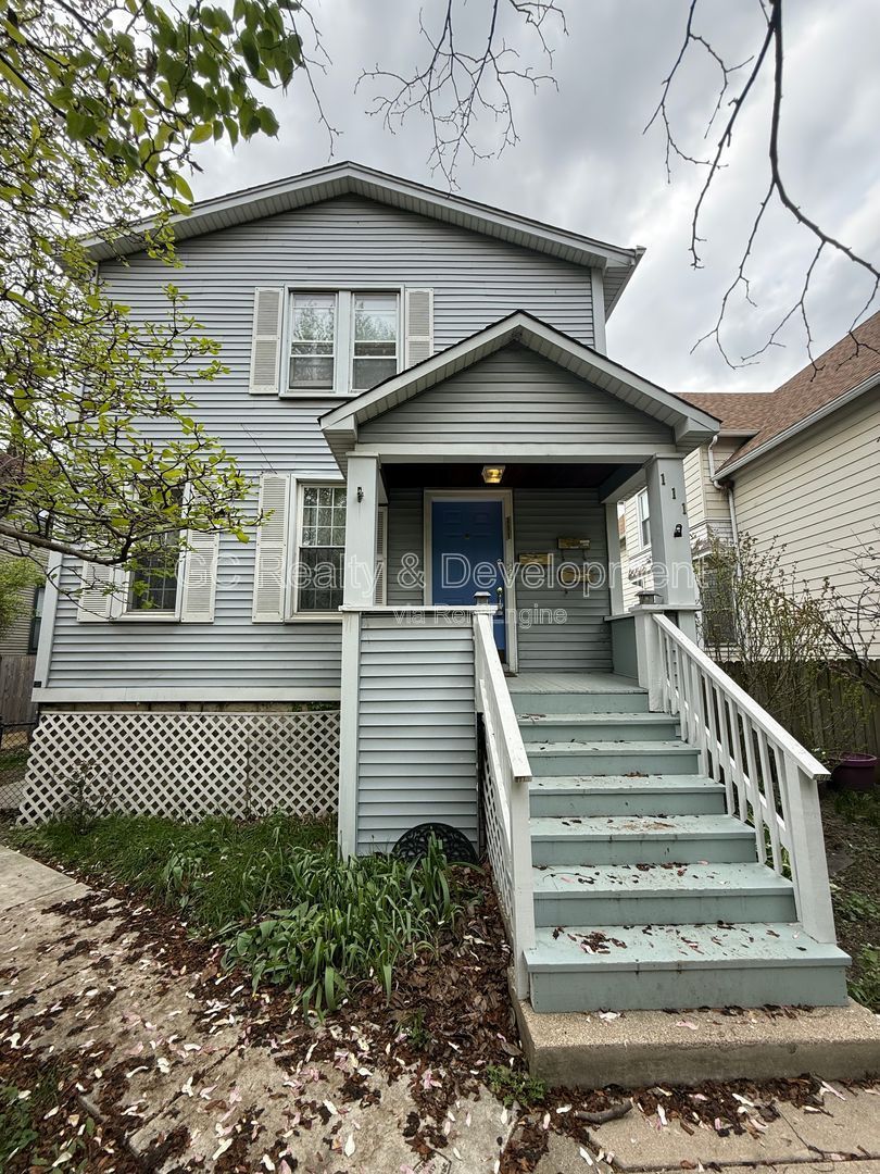 *** GARDEN UNIT / UPDATED 3 BDRM / CENTRAL AC / LAUNDRY ON SITE / PARKING INCL *** property image