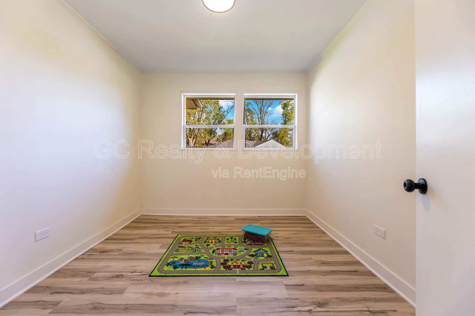 *** 4 BDRM / CENTRAL AC / ATTACHED GARAGE / LAWN CARE INCL / PET FRIENDLY *** property image