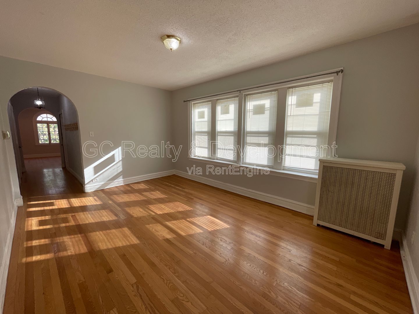 *** COMPLETELY RENOVATED 3 BDRM / ROGERS PARK / APPL INCL / LAUNDRY IN BUILDING*** property image