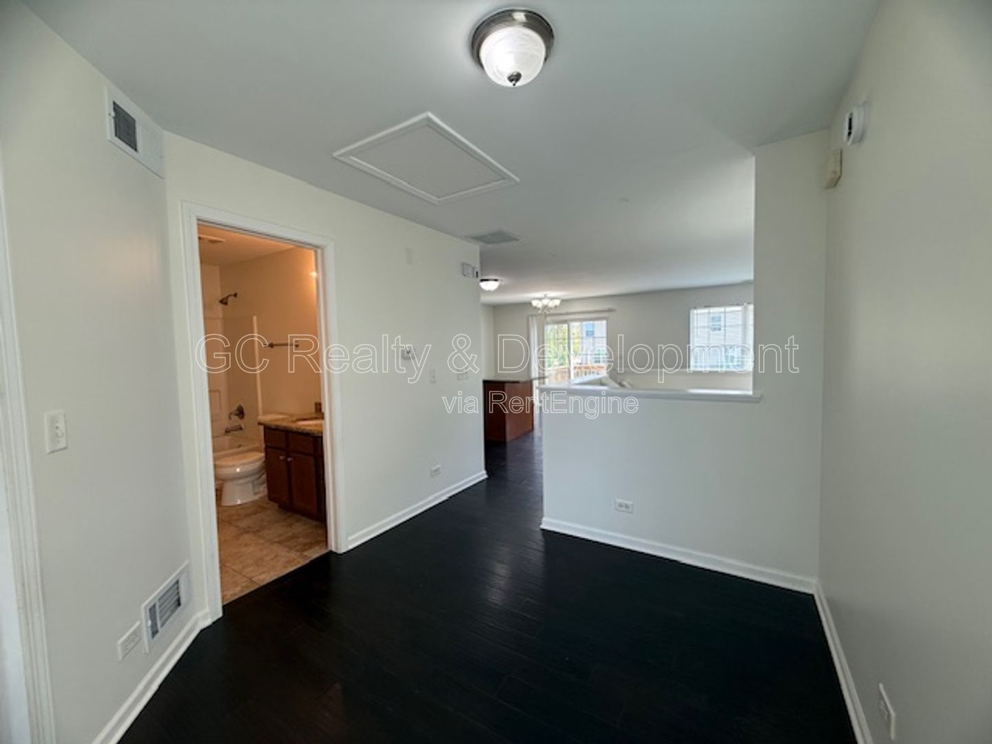 *** 2 BDRM - 2 BTH / ATTACHED GARAGE / GRANITE & SS APPL / CENTRAL AC *** property image