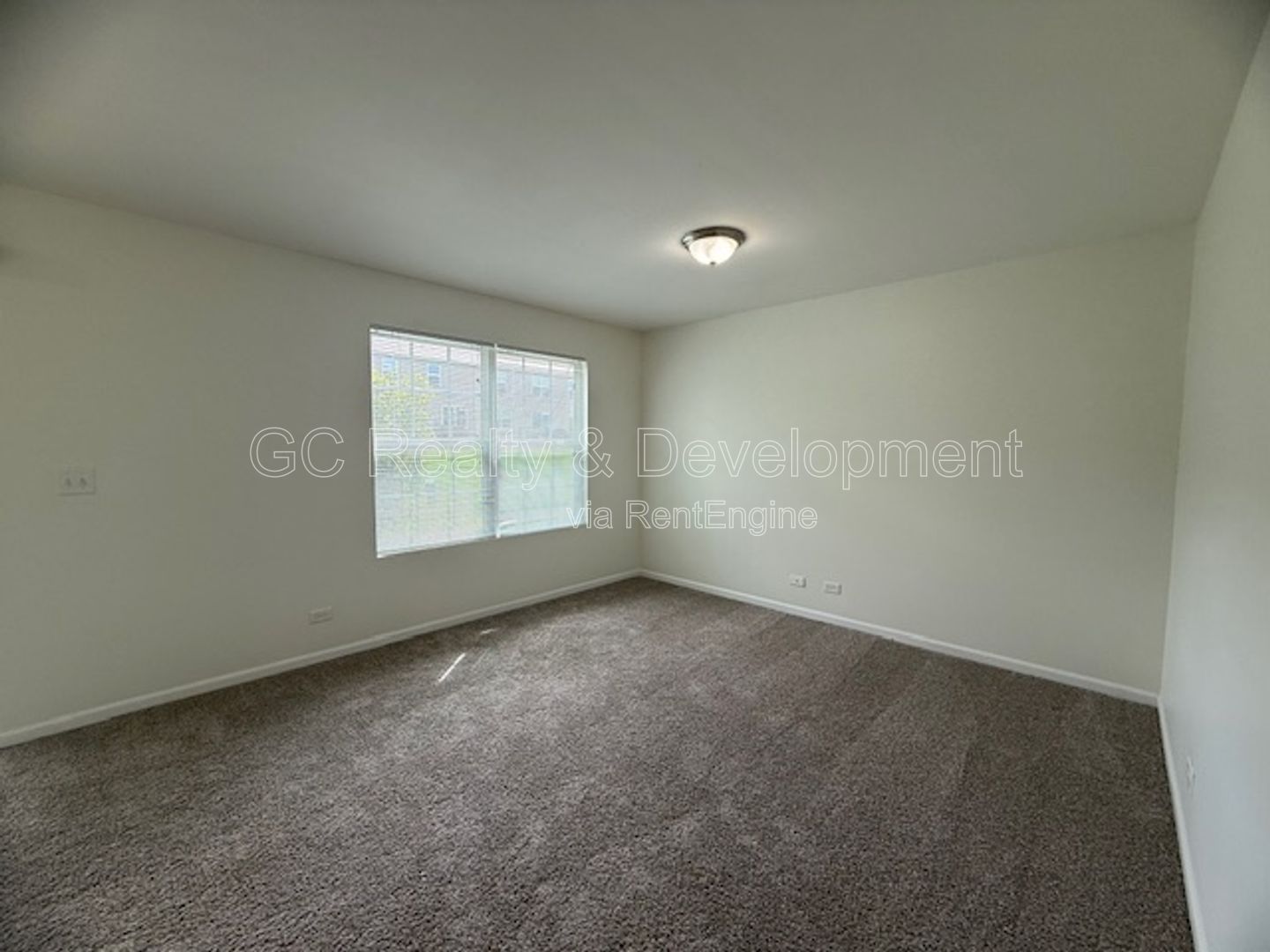 *** 2 BDRM - 2 BTH / ATTACHED GARAGE / GRANITE & SS APPL / CENTRAL AC *** property image