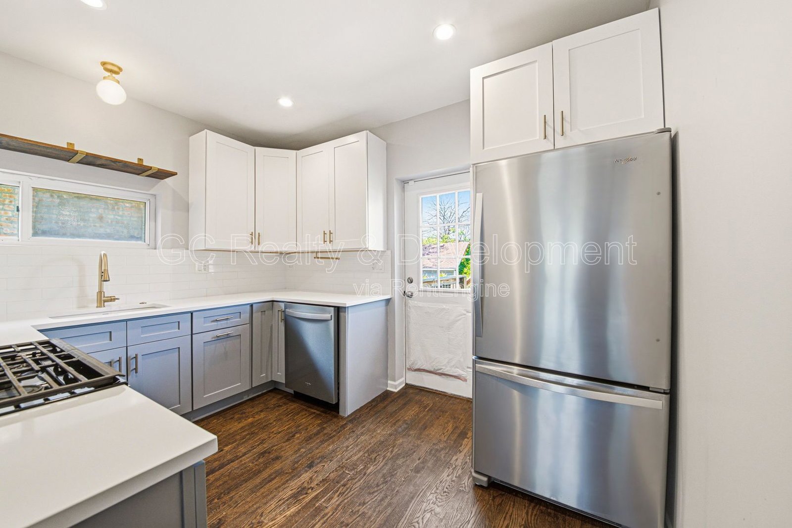 *** 4 BDRM - 2 BTH / UPDATED THROUGHOUT / PET FRIENDLY / FENCED YARD / HARDWOOD FLOORS *** property image