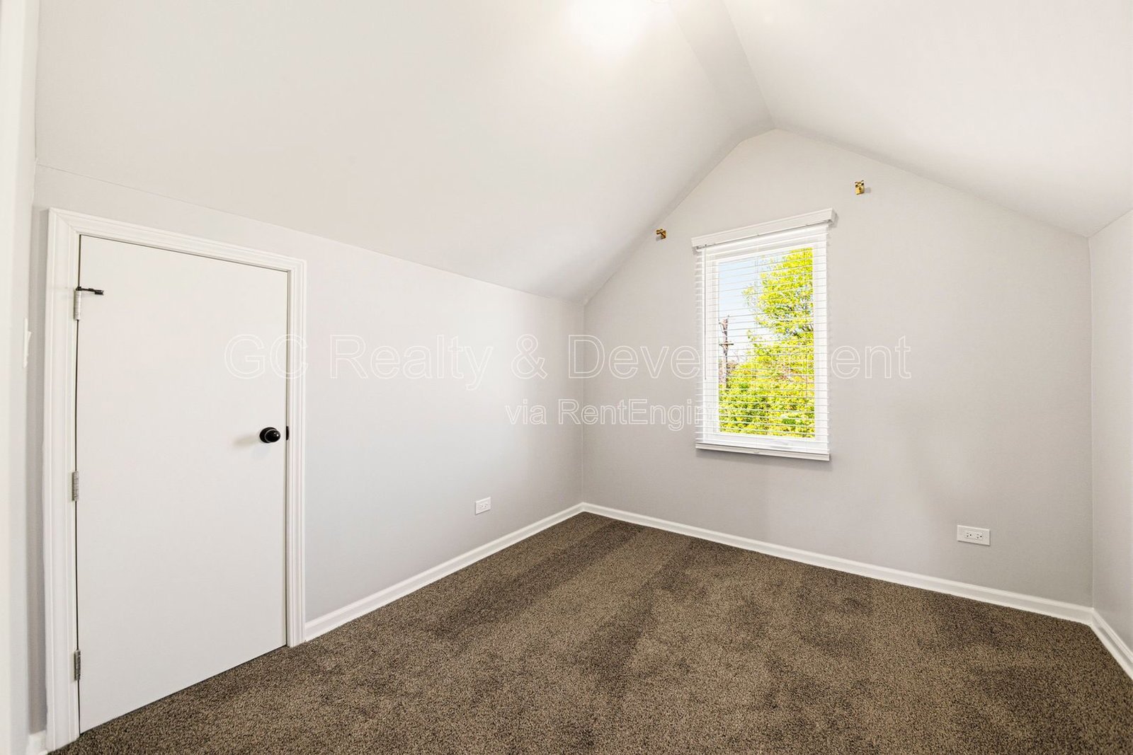 *** 4 BDRM - 2 BTH / UPDATED THROUGHOUT / PET FRIENDLY / FENCED YARD / HARDWOOD FLOORS *** property image