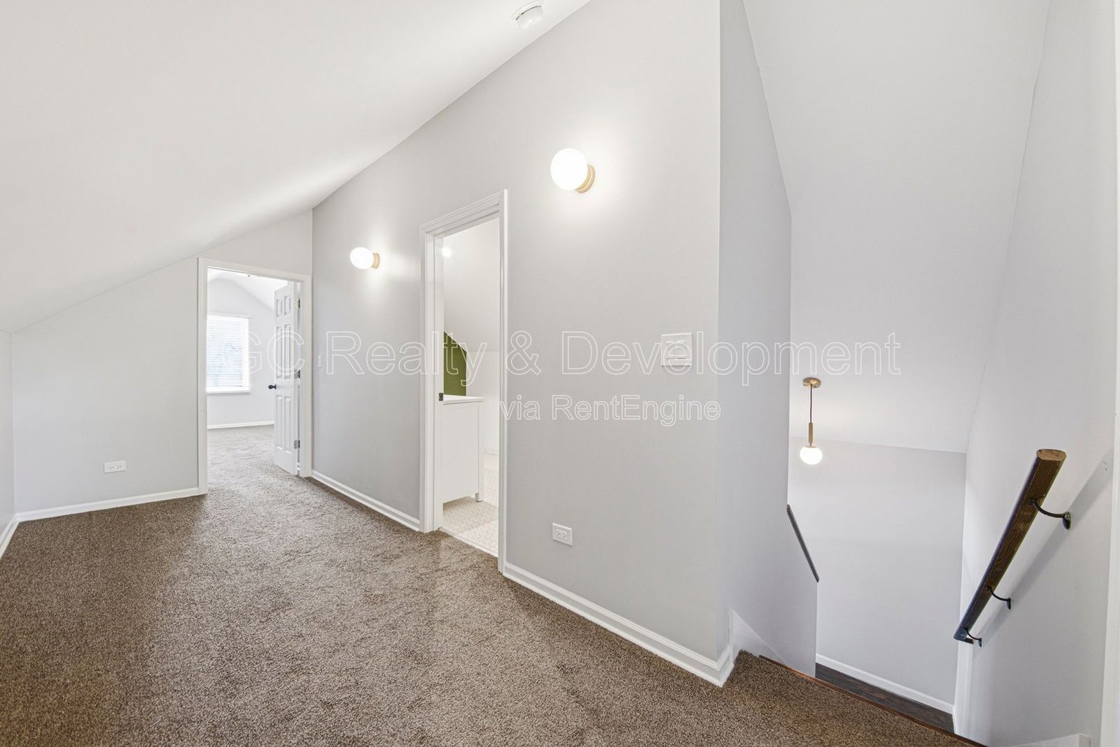 *** 4 BDRM - 2 BTH / UPDATED THROUGHOUT / PET FRIENDLY / FENCED YARD / HARDWOOD FLOORS *** property image