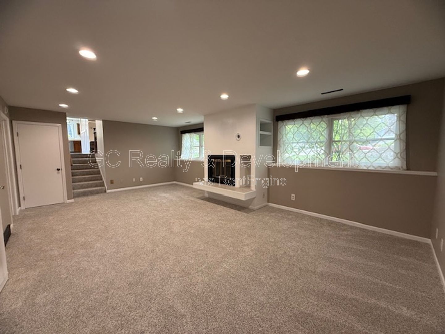 *** 4 BDRM - 2 BTH / FINISHED BSMT / PET FRIENDLY / UPDATED THROUGHOUT / FENCED YARD *** property image