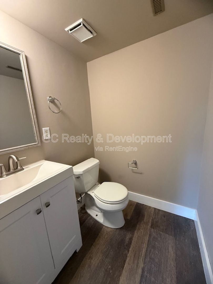 *** 4 BDRM - 2 BTH / FINISHED BSMT / PET FRIENDLY / UPDATED THROUGHOUT / FENCED YARD *** property image