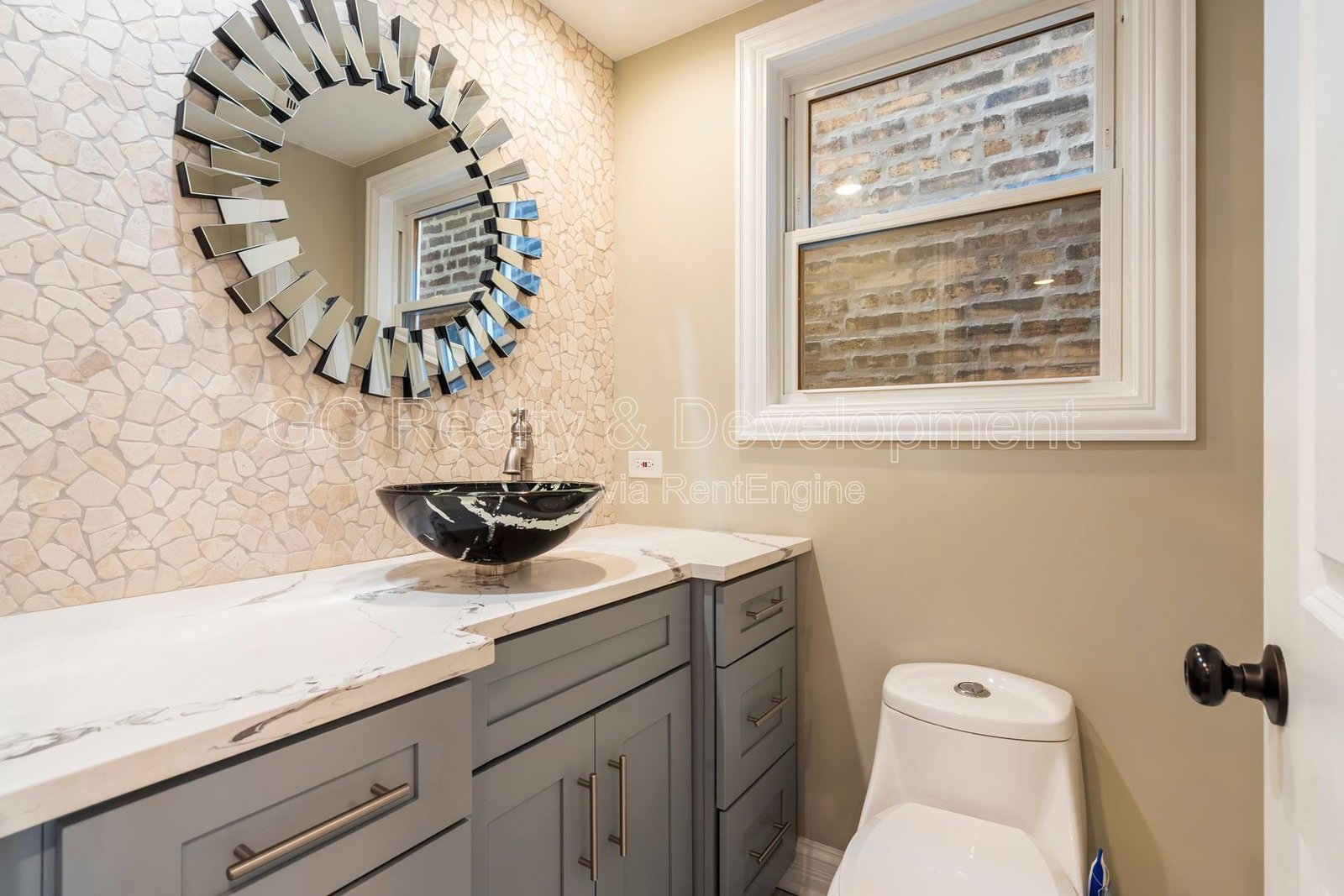 *** 3 BDRM - 3.5 BTH / FULLY RENOVATED / FINISHED BSMT / DETACHED GARAGE / IN UNIT LAUNDRY *** property image