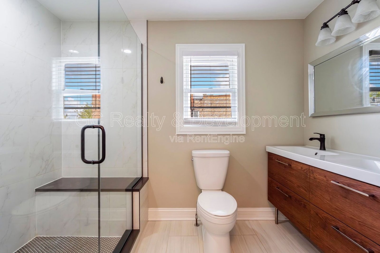 *** 3 BDRM - 3.5 BTH / FULLY RENOVATED / FINISHED BSMT / DETACHED GARAGE / IN UNIT LAUNDRY *** property image